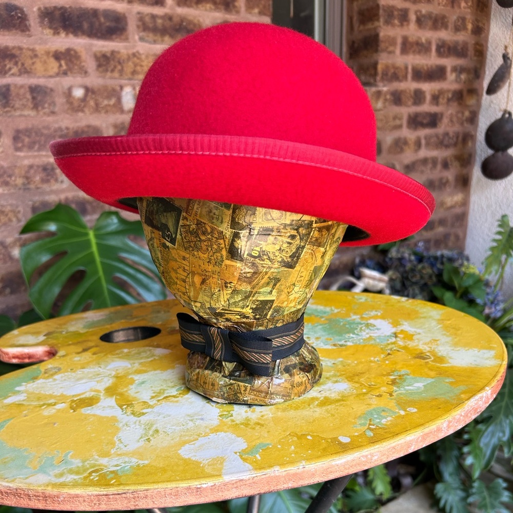 Stylish Red Bowler Hat - image 3